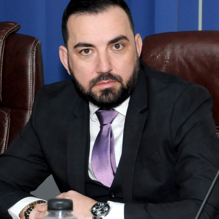 Corupție în Sectorul 5: Trei funcționari reținuți pentru nereguli la recepția unui imobil