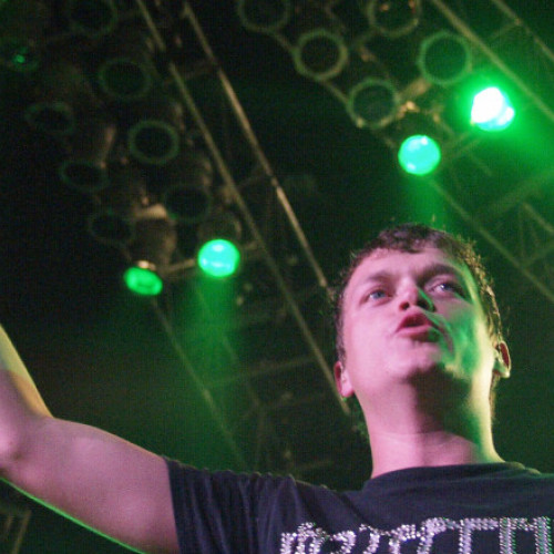 Brad Arnold, solistul trupei 3 Doors Down, a murit la 47 de ani