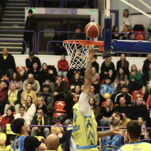 CSU Sibiu învinge CSM Petrolul Ploiești în Liga Națională de Baschet