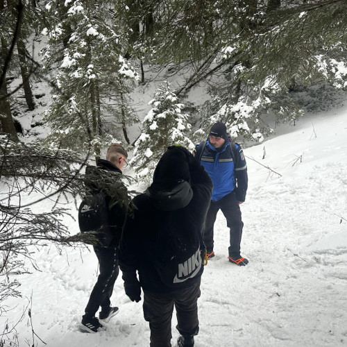 Doi tineri întorși de jandarmi din cauza lipsei echipamentului adecvat