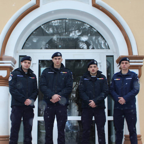 Patru studenți încep stagiul de practică la Jandarmeria Dâmbovița