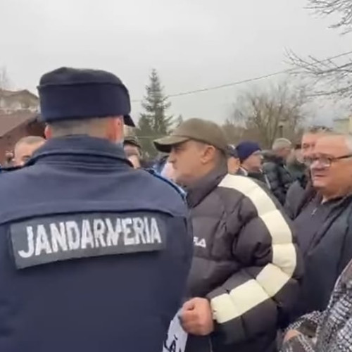 Protest la Primăria Motru pentru lipsa căldurii și apei calde