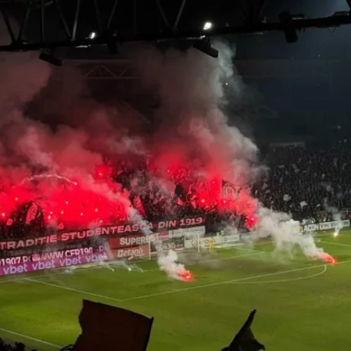 Incidente violente la meciul CFR Cluj - Universitatea Cluj