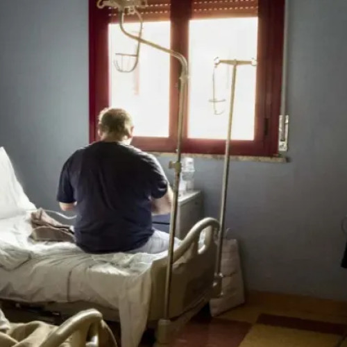 Românii cu afecțiuni grave vor primi indemnizația pentru prima zi de concediu medical