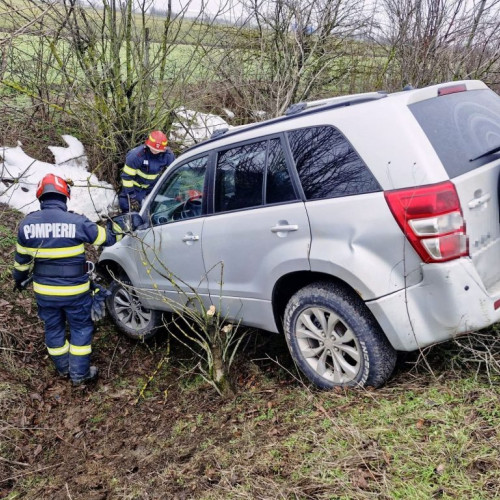 Accident pe DN5, la Plopșoru, după pierderea controlului volanului
