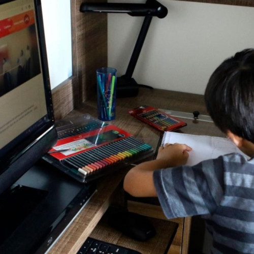 Unitățile de învățământ din Motru continuă cursurile online