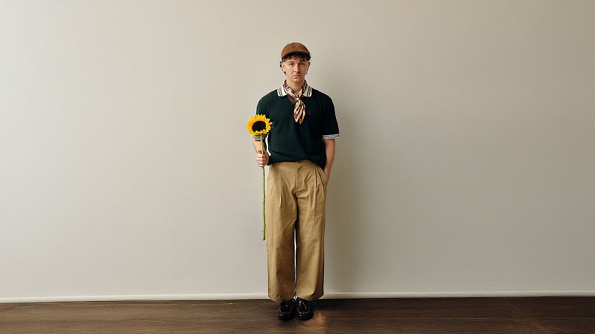 Razi, artist din Covasna, visează la Eurovision cu „hello darling”