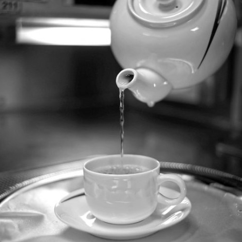 Gesturi simple! Apa fierbinte devine trendul "Becoming Chinese"