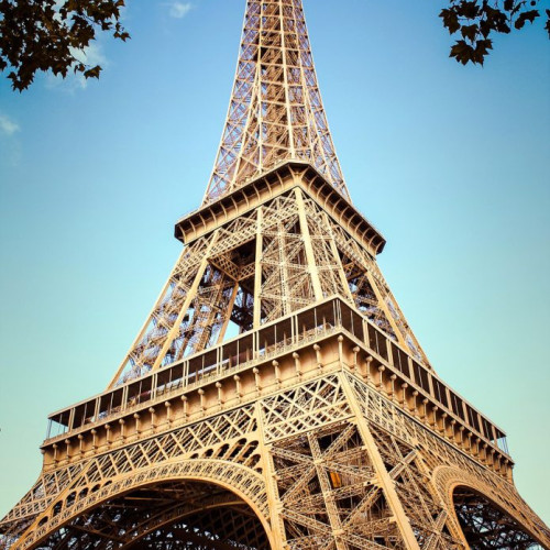 Turnul Eiffel va celebra contribuțiile femeilor de știință prin gravarea numelui acestora