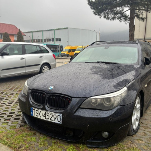 Vandalizare în Bumbești-Jiu: un BMW a fost distrus sub ochii proprietarului