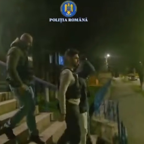 Polițiștii din Hunedoara intervin după agresarea unei tinere de 17 ani