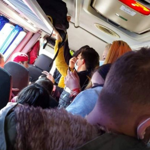 Conflict în Bumbești Jiu: Tânăr reținut după atacul unui șofer de microbuz