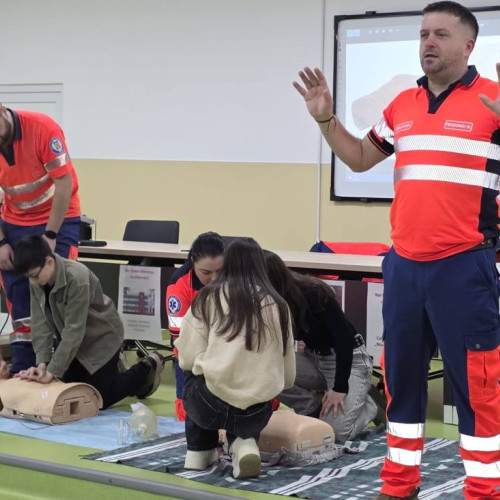 Elevii Colegiului Nicolae Titulescu învață despre primul ajutor