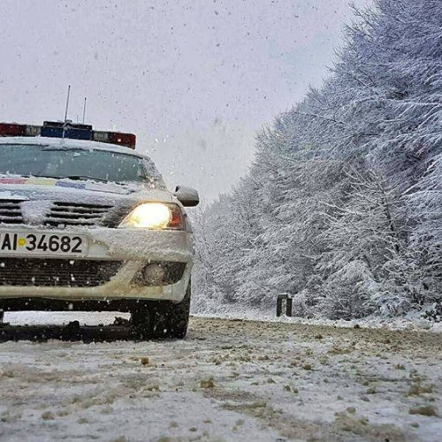 Circulația rutieră, în condiții de iarnă, fără restricții majore