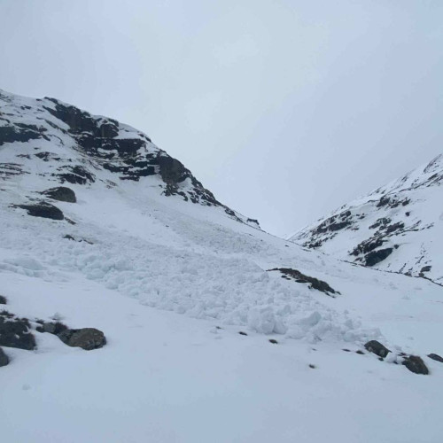 Risc de avalanșe în Munții Bucegi până vineri seară