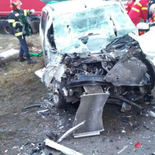 Trei răniți într-un accident rutier la Josenii Bârgăului