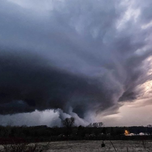 Alertă de cod roșu de vreme severă în Franța, potrivit MAE