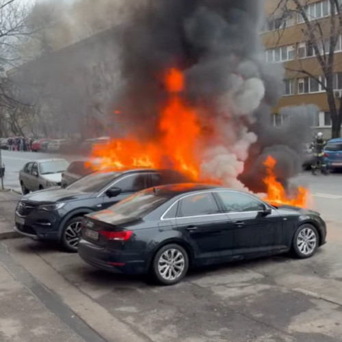 Bărbat rănit în incendiul de pe Bulevardul Constructorilor, transportat la spital