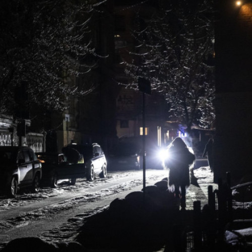 Atacurile aeriene rusești lasă 1.600 de clădiri din Kiev fără căldură