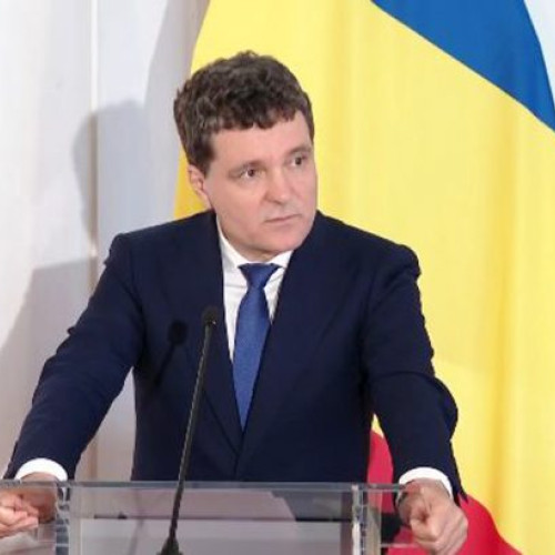 Economia românească intră în recesiune tehnică după scăderi consecutive