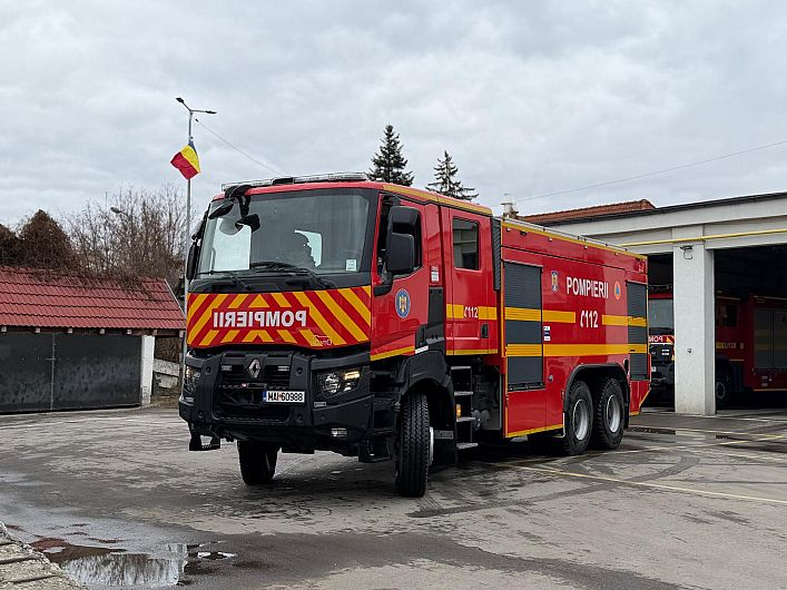 Incendiu la un autoturism în Valea Crișului, cauzat de un scurtcircuit
