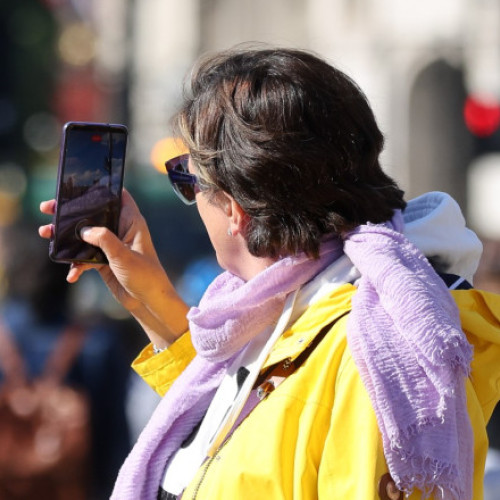 Copii de 14 ani, recrutați pe Snapchat pentru furturi de telefoane în Londra