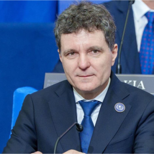 Nicușor Dan discută despre statutul de observator al României în Consiliul pentru Pace