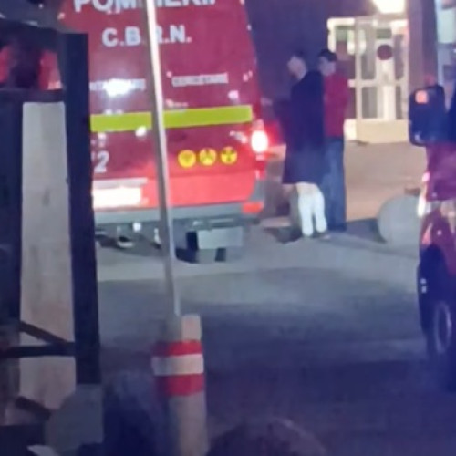 Pompierii din Baia Mare intervin la un magazin din centrul orașului