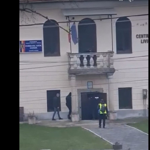 Percheziții la Primăria Chiuza pentru infracțiuni economice grave