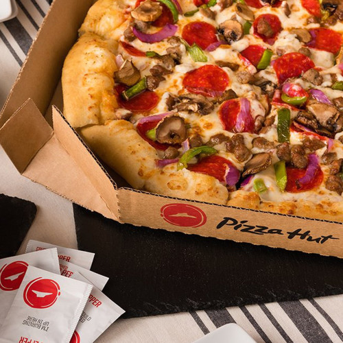 Sphera Franchise Group închide șapte restaurante Pizza Hut în România