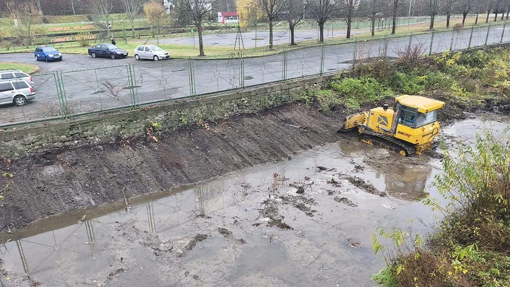 Lucrări de întreținere pe râul Bârzava, în Reșița