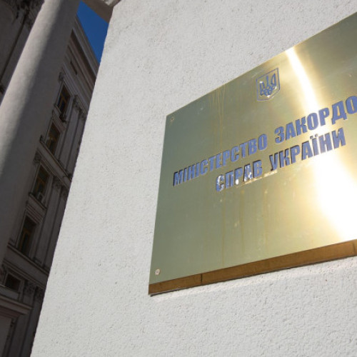 Ucraina își exprimă indignarea față de amenințările Ungariei și Slovaciei