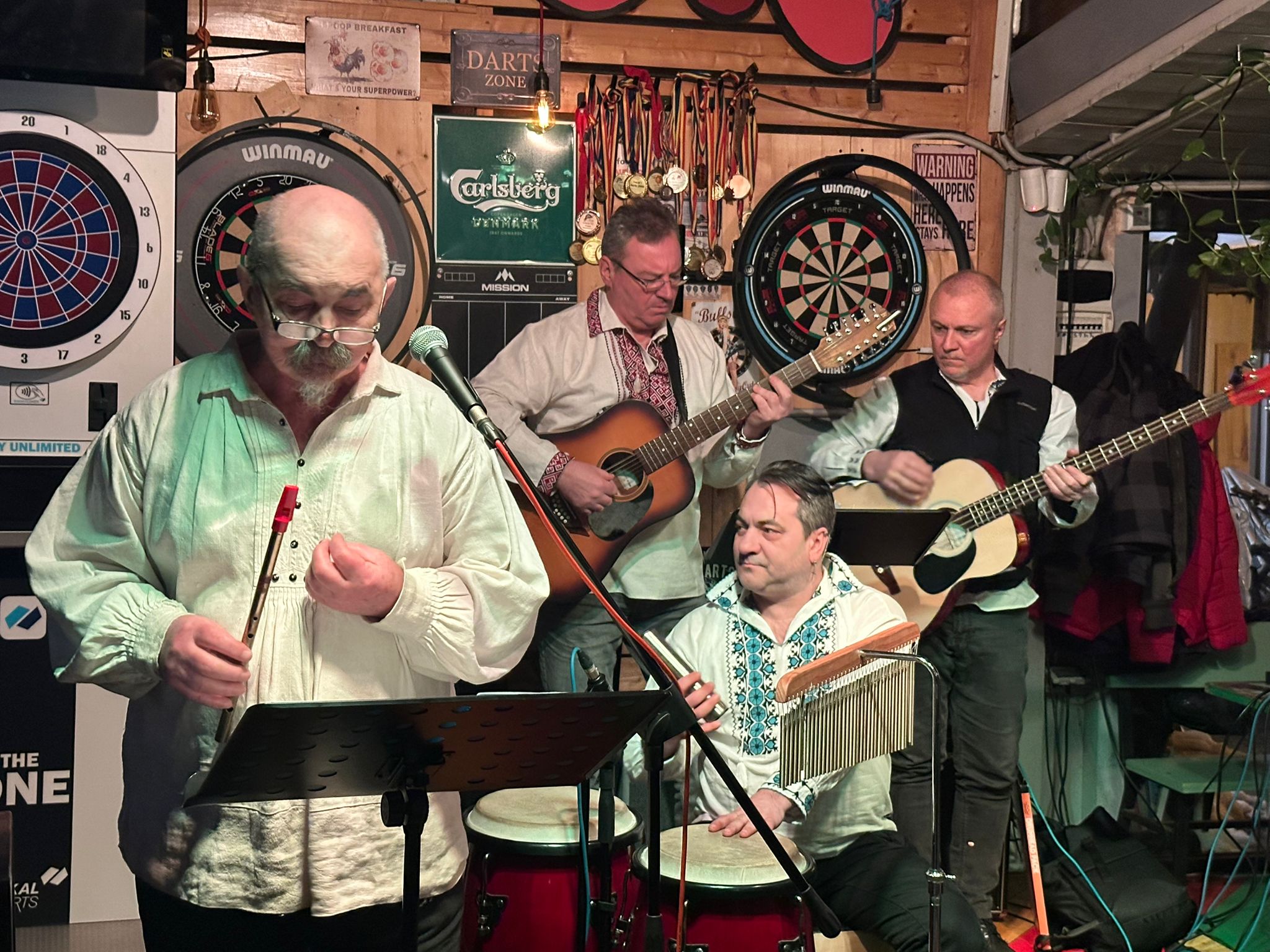 Trupa Arhaic și Eugen Avram încântă publicul la București