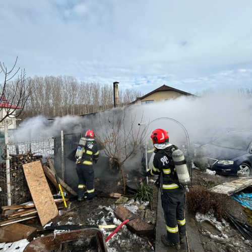 Incendiu devastator la o magazie din Trestiana, comuna Grivița