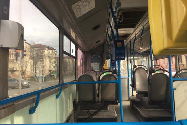 Accident pe strada Arieș: două femei rănite în firobuz