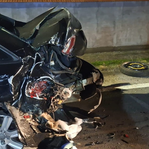 Accident pe DN 56A: microbuz acroșează autoturism în Vânju Mare