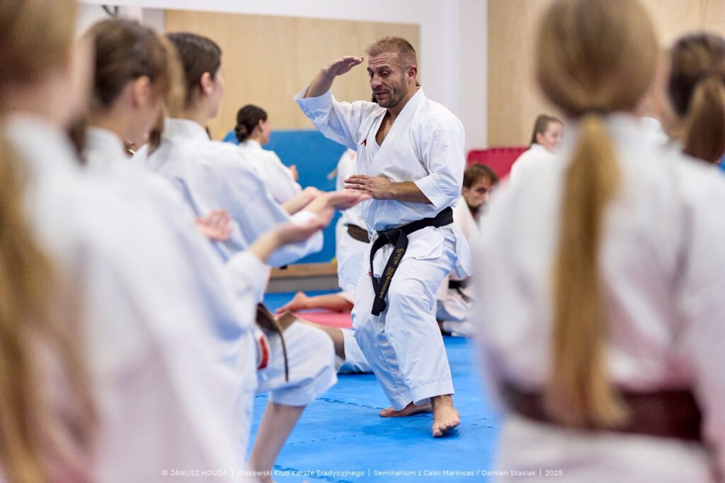 Peste 120 de sportivi vor participa la Campionatul Național de Karate Tradițional în Zalău