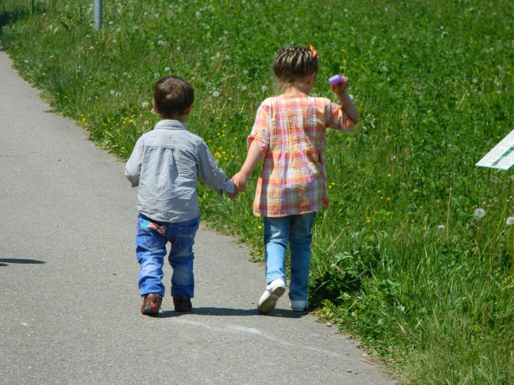 Părinții cu doi copii vor fi scutiți de impozitul pe salarii