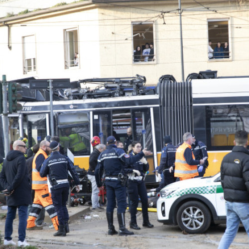 Tramvai deraiat în Milano: două victime și 49 de răniți