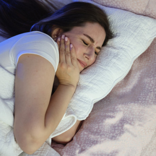 Bruxismul: O afecțiune tot mai frecventă care afectează sănătatea dentară