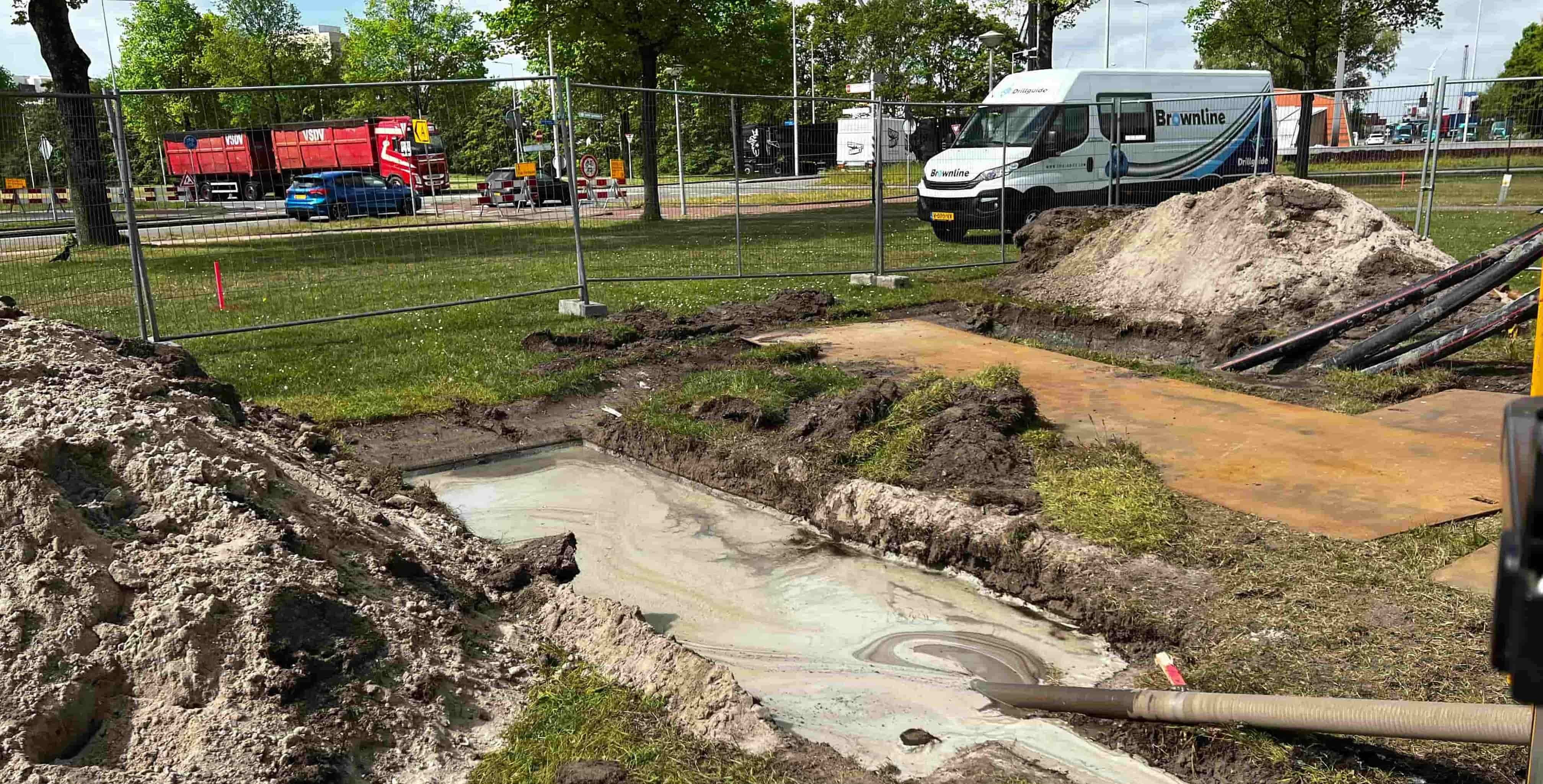 Onder de weg door boren