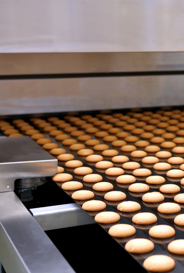 Pracownik produkcji ciastek