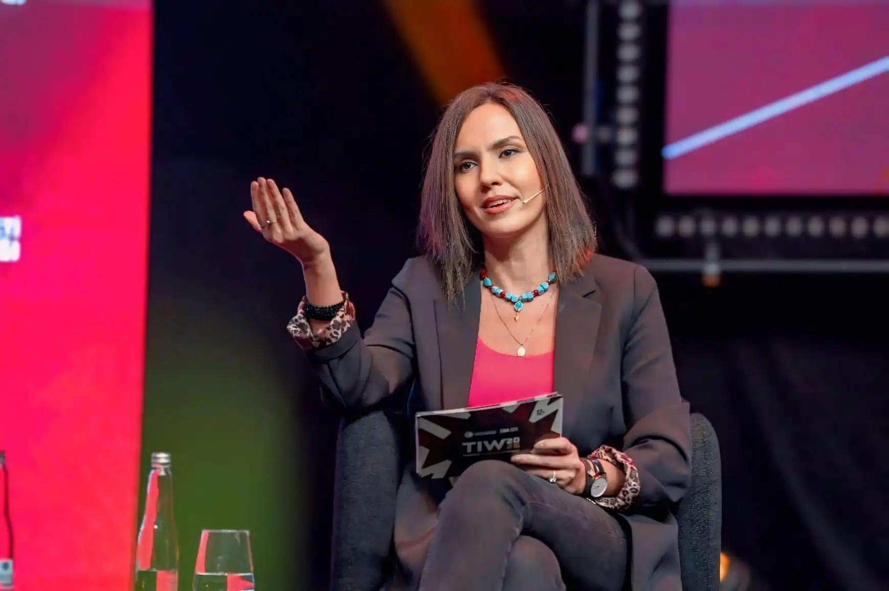 Dr. Funda Lena — ArtEnpreneur Kurucu ve Baş Küratör