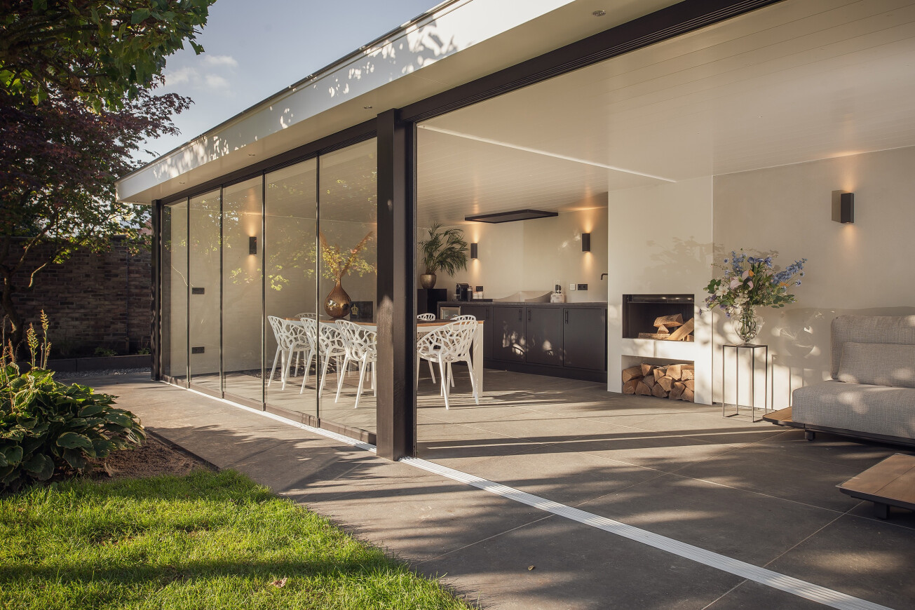 Sleek outdoor kitchen