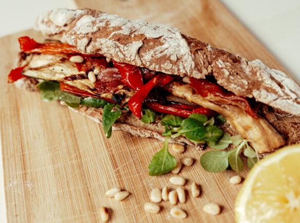 Grilled crostini with burrata, fig & serrano ham