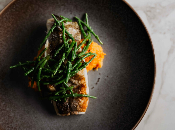 Grilled crostini with burrata, fig & serrano ham