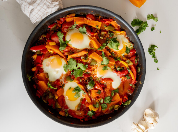 Grilled crostini with burrata, fig & serrano ham