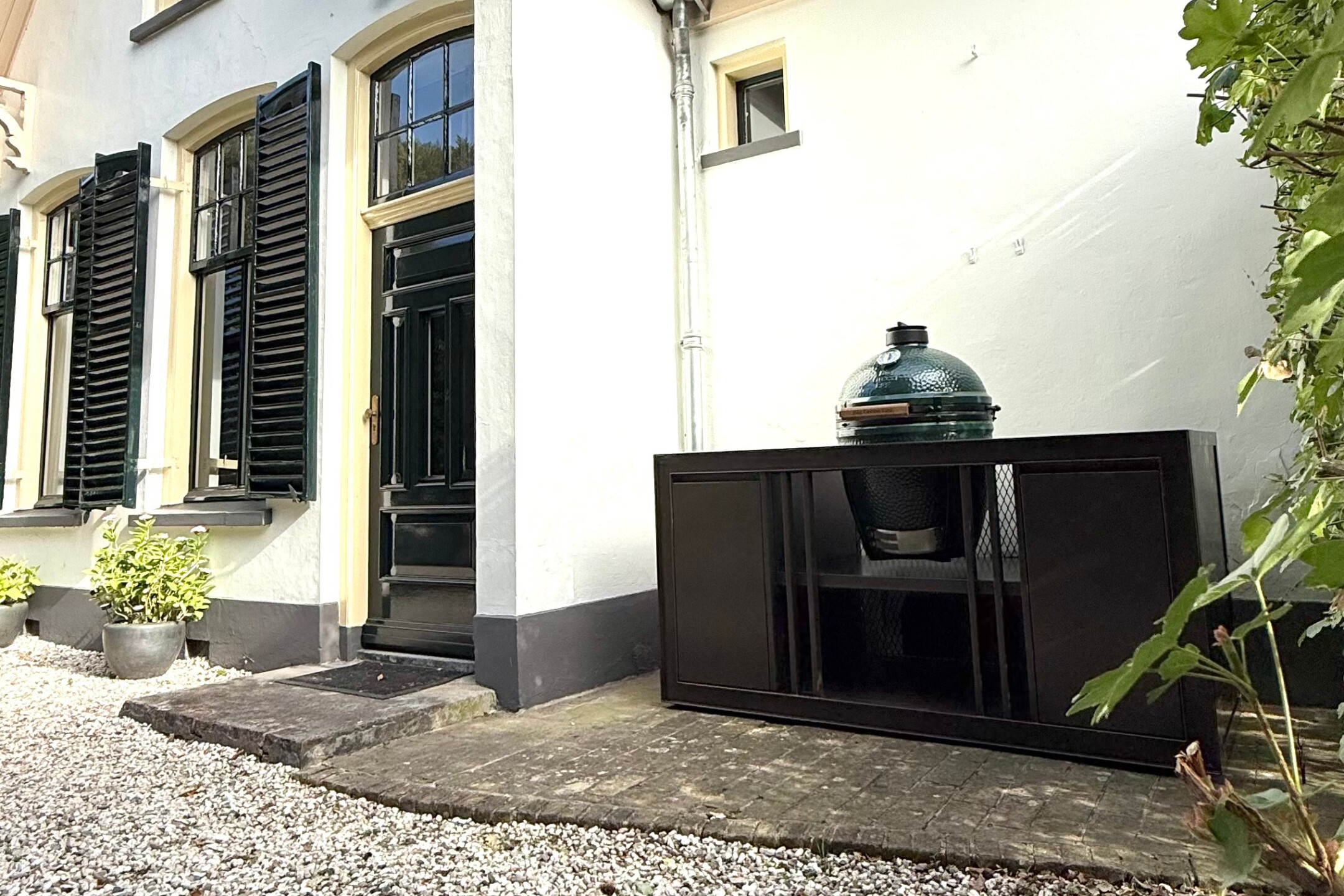 Verrijdbare buitenkeuken met BGE