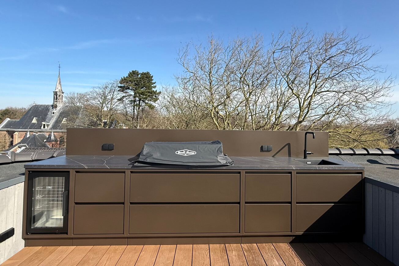 SALT outdoor kitchen with bar in Berg en Dal