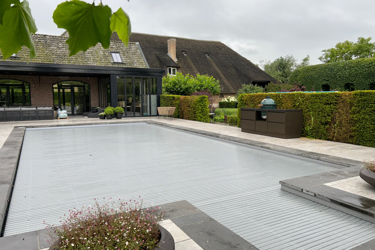 SALT outdoor kitchen with bar in Berg en Dal